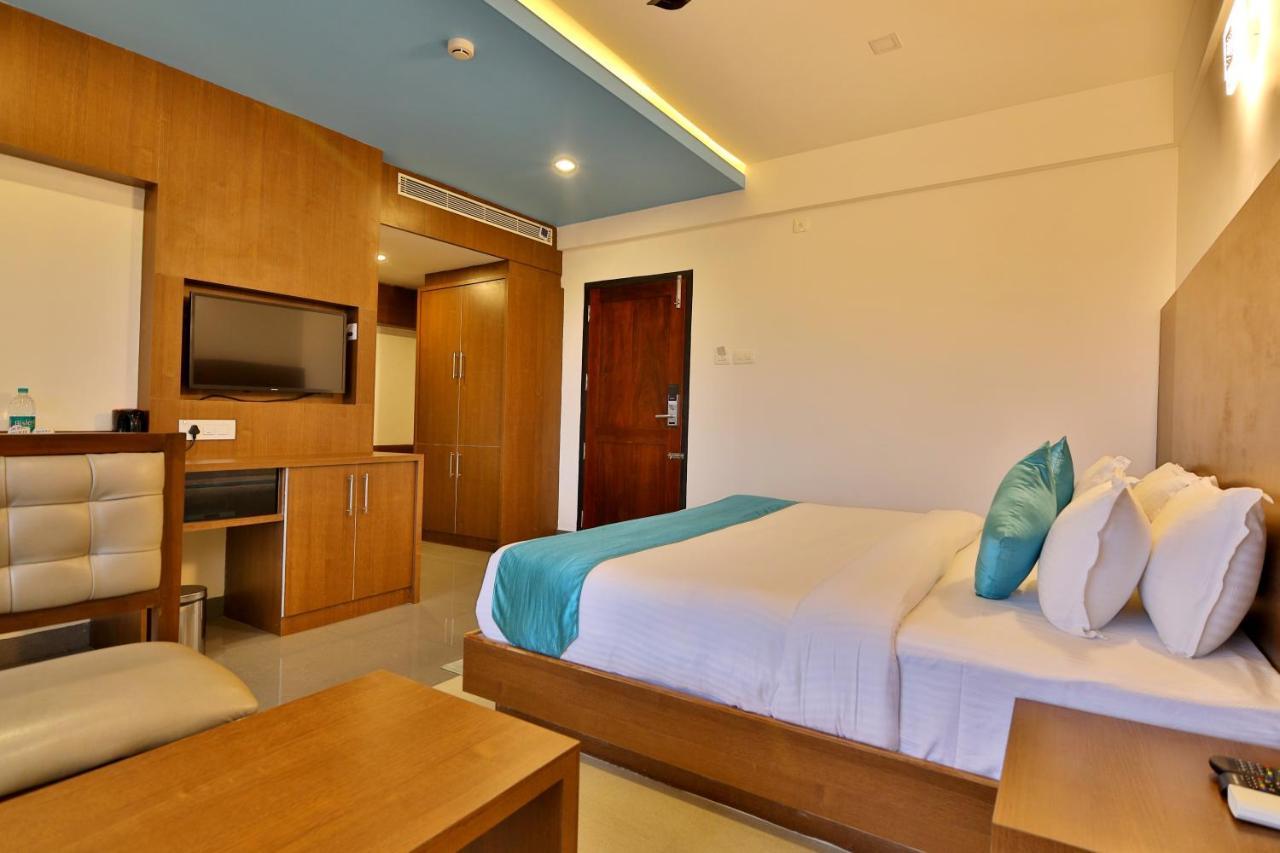 Hotel Wilton Sultan Bathery Ngoại thất bức ảnh