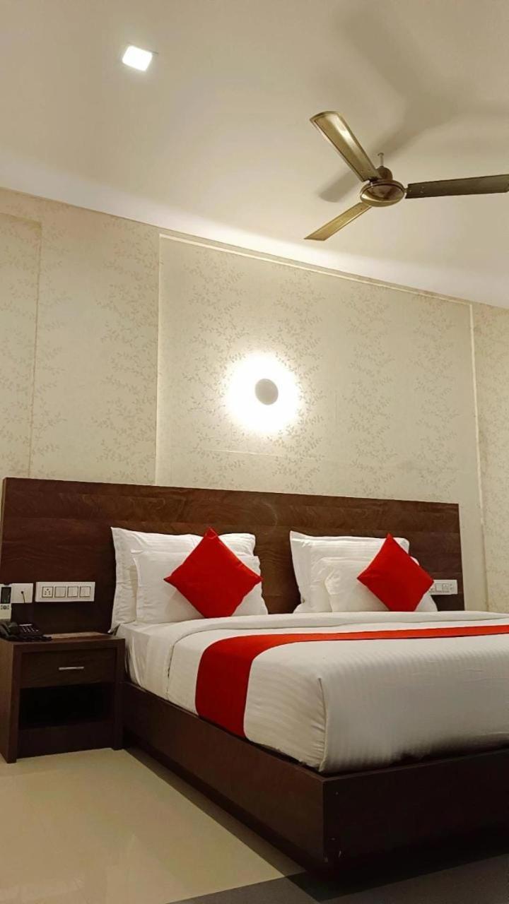 Hotel Wilton Sultan Bathery Ngoại thất bức ảnh