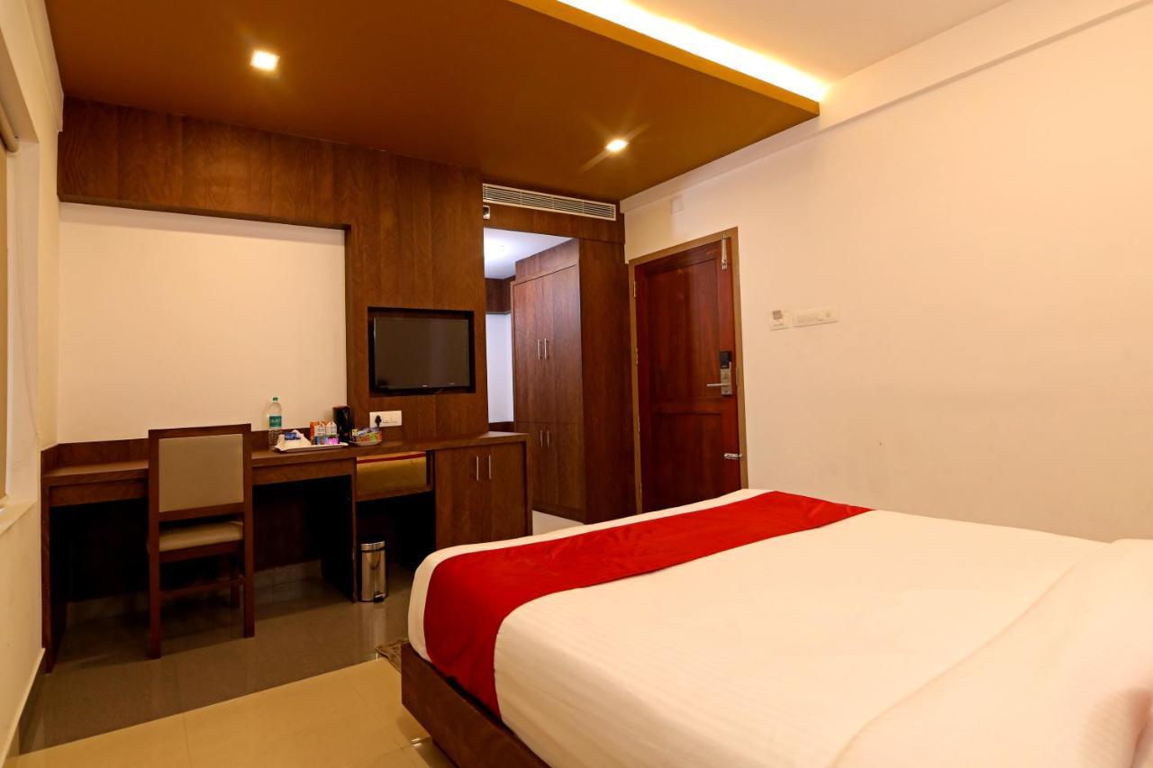 Hotel Wilton Sultan Bathery Ngoại thất bức ảnh