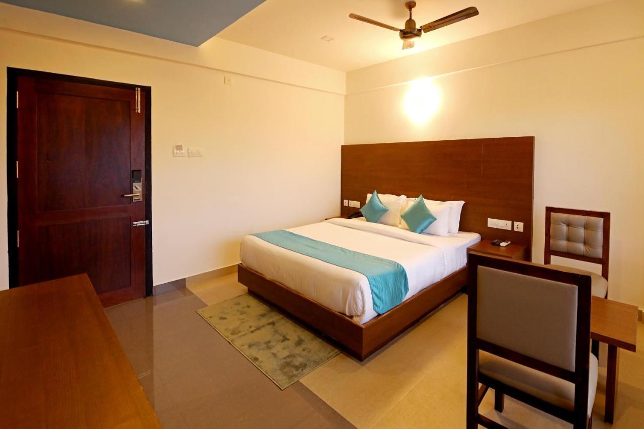 Hotel Wilton Sultan Bathery Ngoại thất bức ảnh