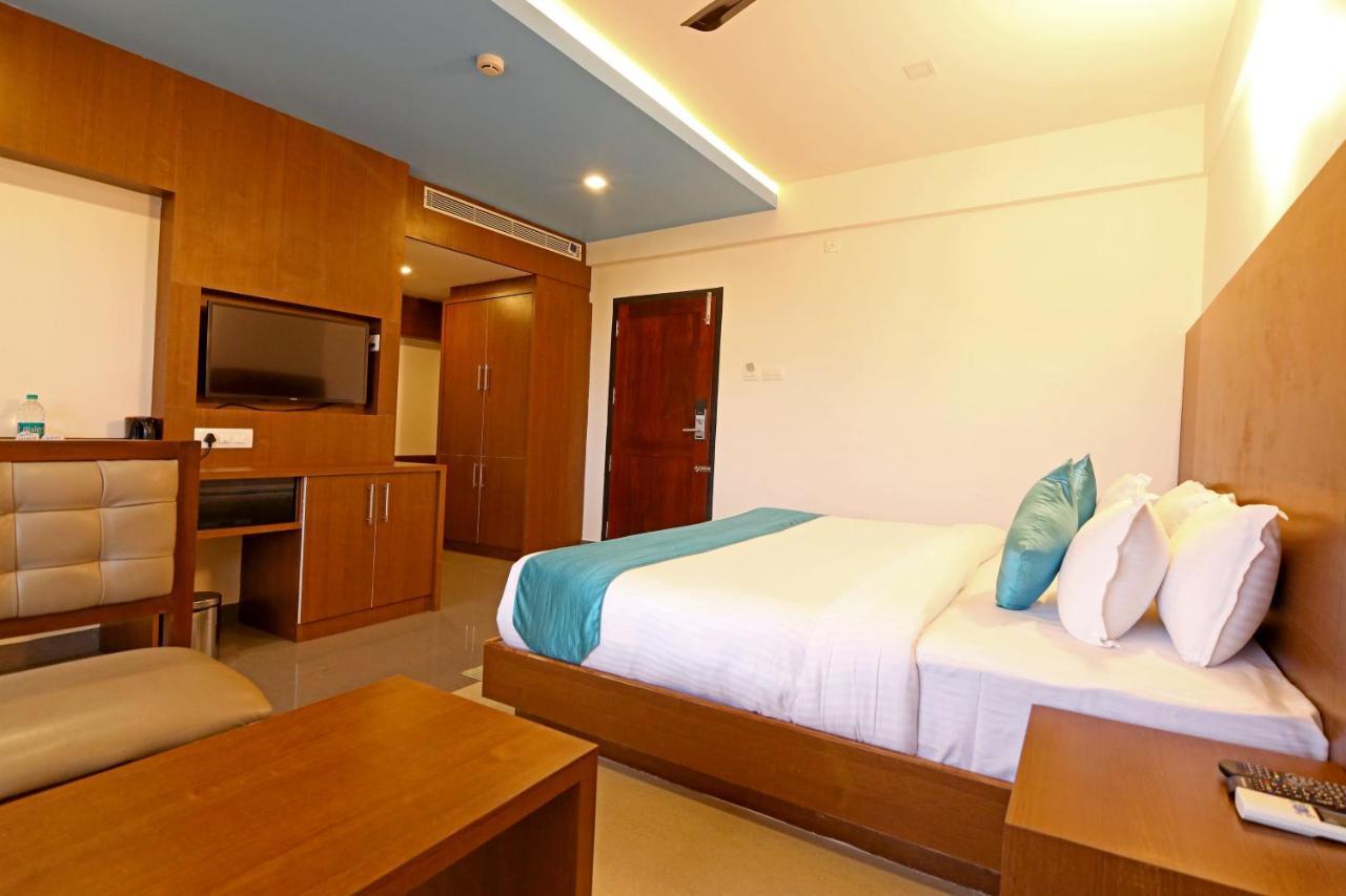 Hotel Wilton Sultan Bathery Ngoại thất bức ảnh