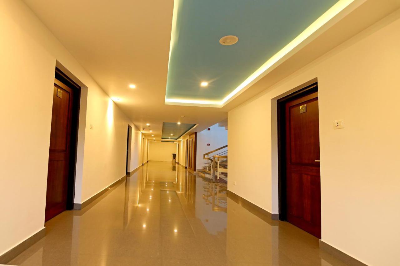 Hotel Wilton Sultan Bathery Ngoại thất bức ảnh