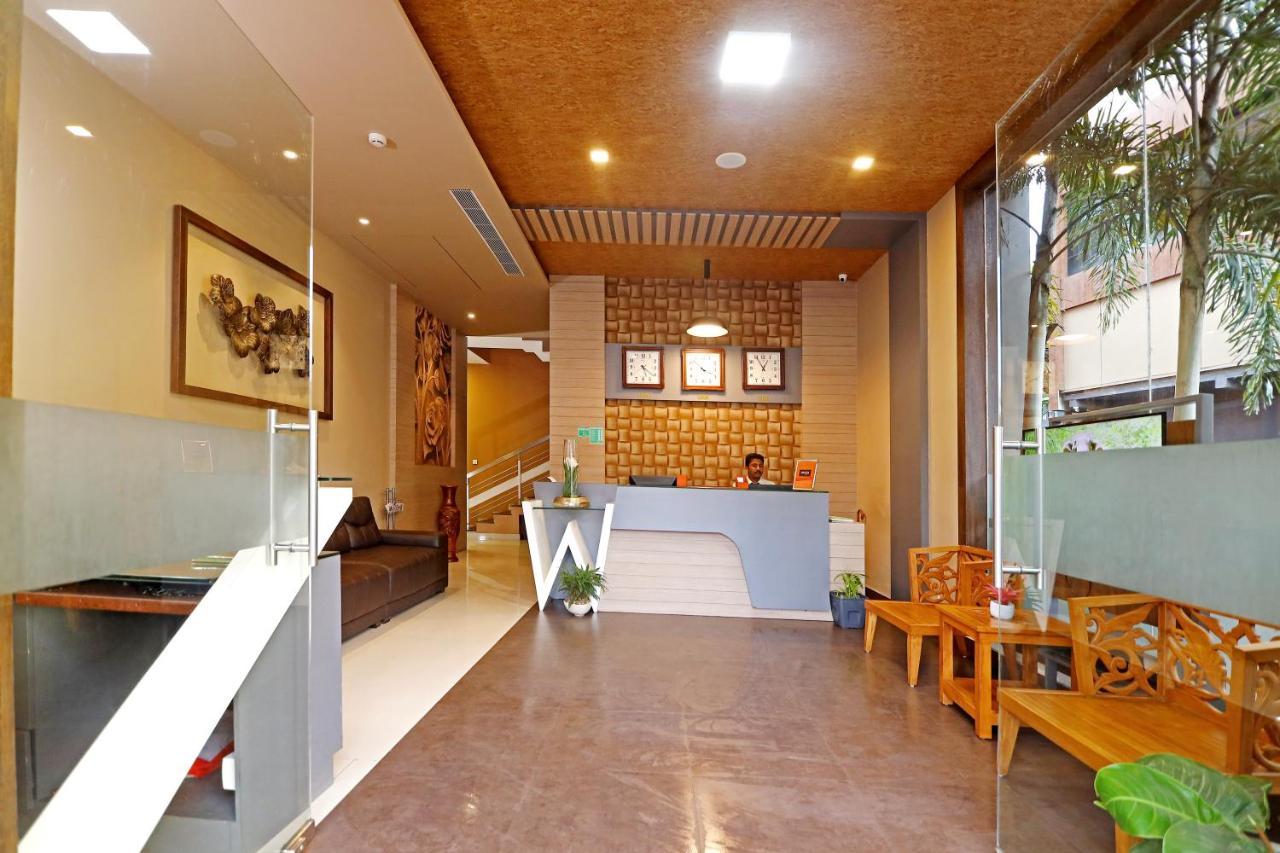 Hotel Wilton Sultan Bathery Ngoại thất bức ảnh