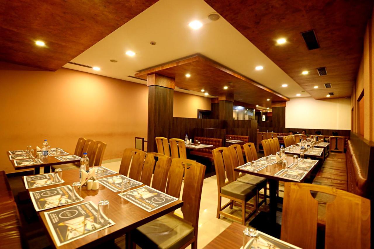 Hotel Wilton Sultan Bathery Ngoại thất bức ảnh