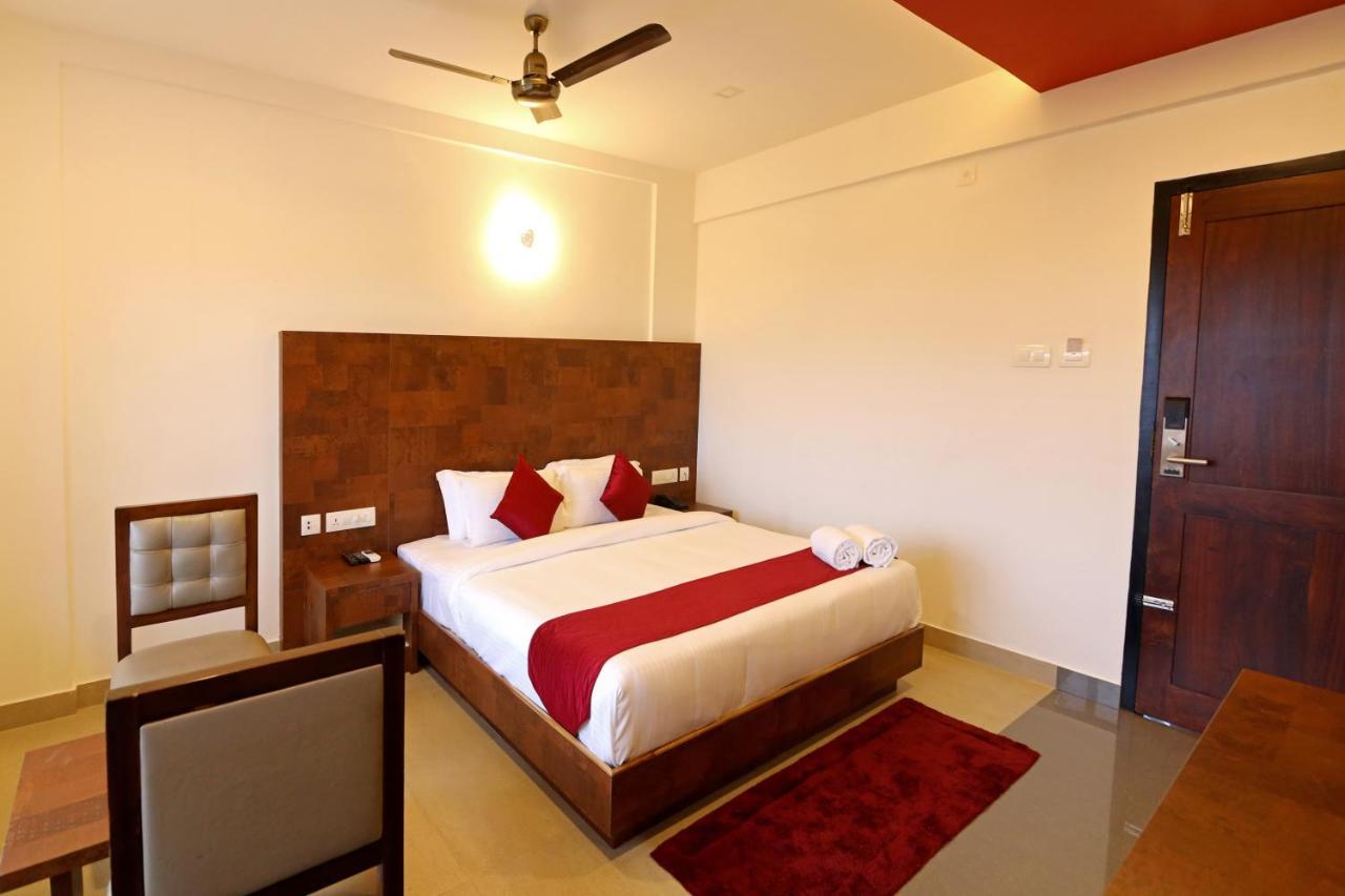 Hotel Wilton Sultan Bathery Ngoại thất bức ảnh