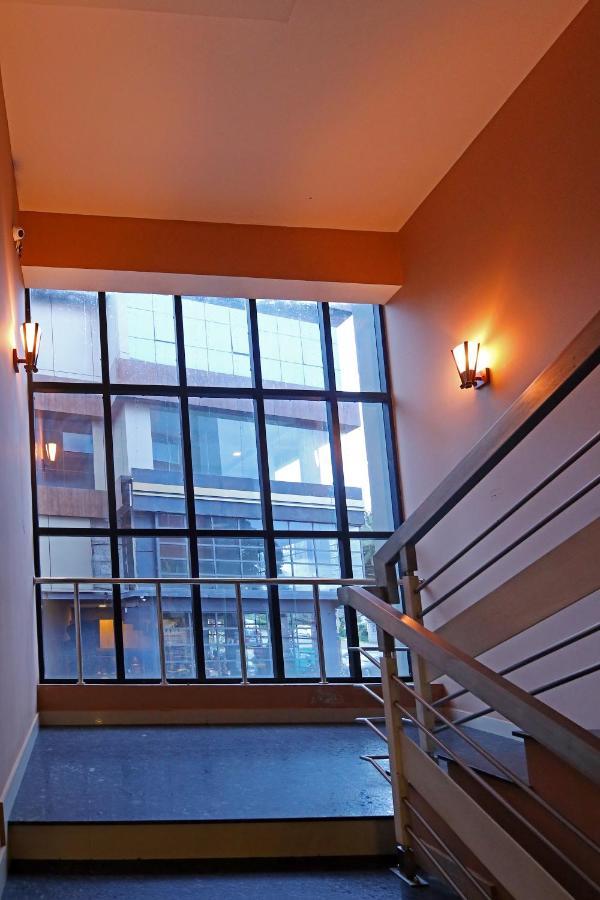 Hotel Wilton Sultan Bathery Ngoại thất bức ảnh